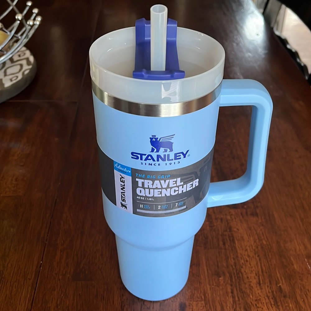 SOLD Stanley 40oz Quencher